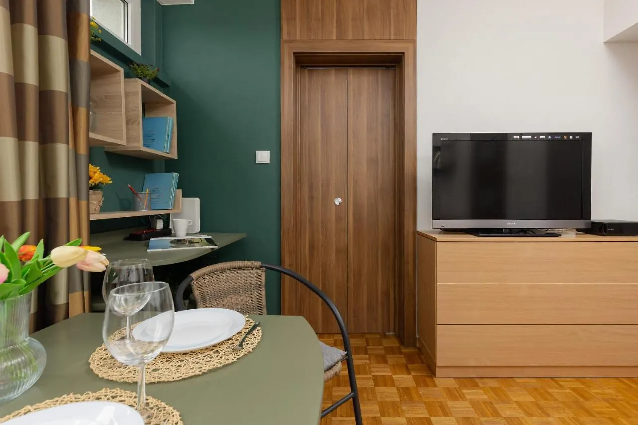 Charming Apartment Ludna By Noclegi Renters Varsovie